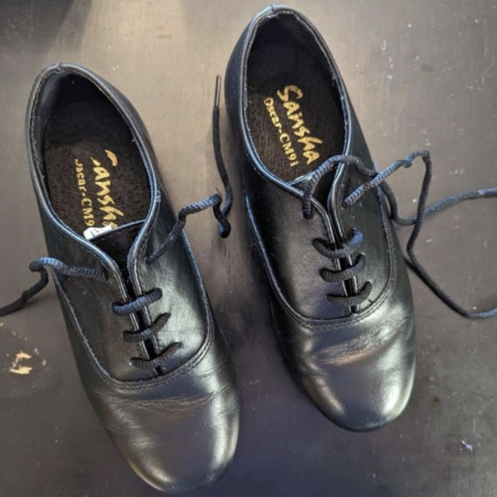 Sansha boys character shoes size 2.5 (size I)